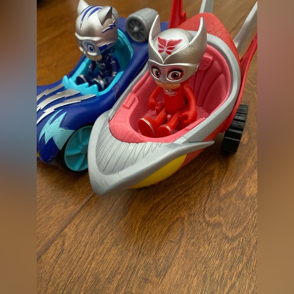 Disney PJ Masks Turbo Blast Cat Cars (2) with Figures (Set #2) - Picture 4 of 4